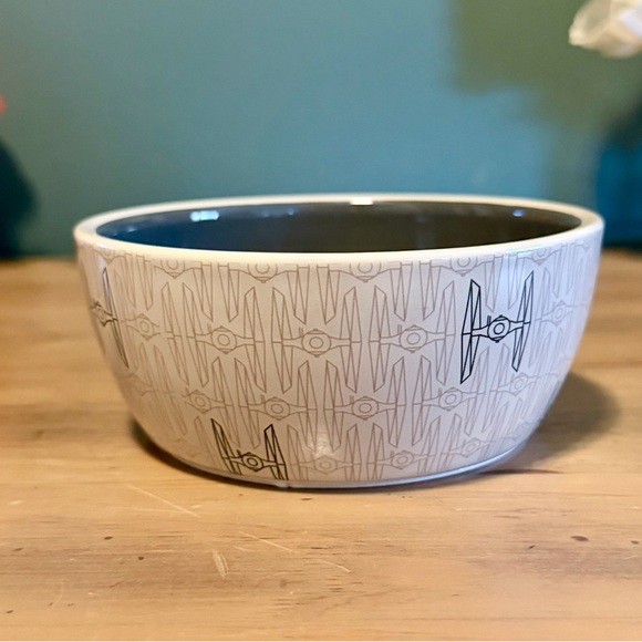 Star Wars Imperial Pet Bowl Dish Chewy Ceramic Dog Cat TIE Fighter Gray - Picture 2 of 7